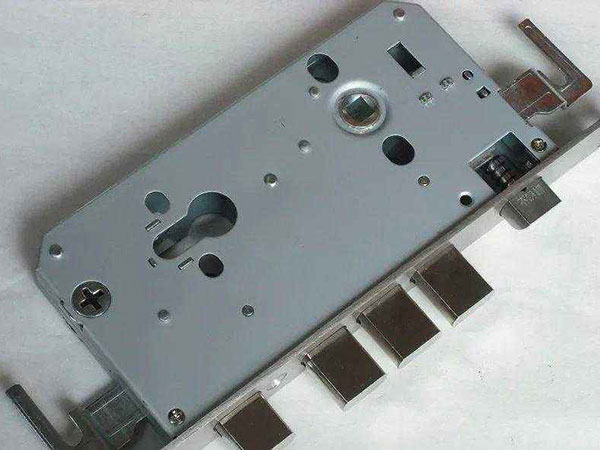 祥云24小时上门开锁公司