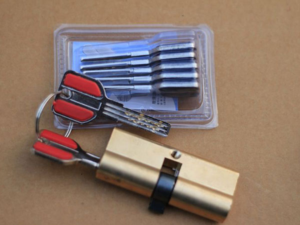 祥云24小时上门开锁公司