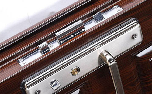 祥云24小时上门开锁公司